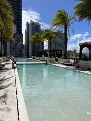 SLS LUX Brickell by null
