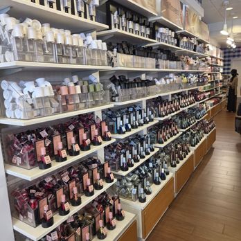 Bath & Body Works - Air freshener - Cosmetics & Beauty Supply Near Me - Orange, California