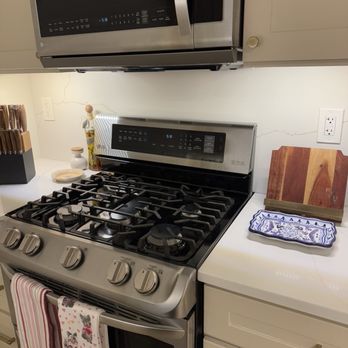 Briana’s Cleaning Services - Our stove top and main cooking area was wiped clean too! - Home Cleaning Near Me Briana’s Cleaning Services - Our stove top and main cooking area was wiped clean too! - Home Cleaning Near Me