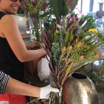 Zoom Bloomz - Florists Near Me - Miami, Florida