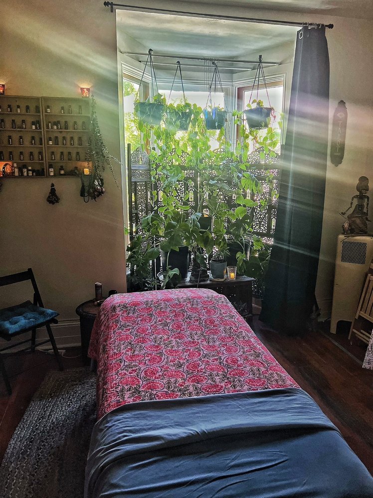 Soma Massage & Tarot Logo