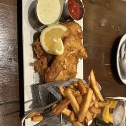 Annie Moore's Bar & Restaurant - Fish and Chips