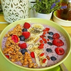 Stella's - Smoothie bowls,with chia seeds, quinoa, granola, goji, fresh fruit..Amazing salads, quinoa salad,chicken salad..sandwiches and homemadecakes