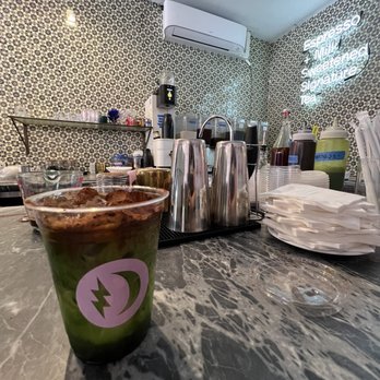 Dayglow - Coffee & Tea Near Me - Los Angeles, California