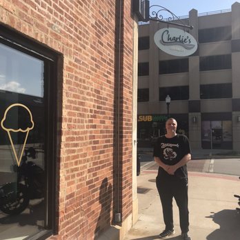 Charlie's Silver Spoon Creamery - On the side of the entrance - Ice Cream & Frozen Yogurt Near Me - Aurora, Illinois