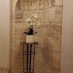 WorldMark Seattle - The Camlin - Beautiful piece of art near elevators