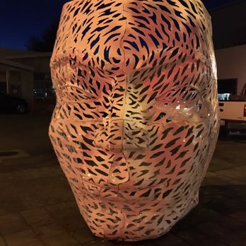 Papa's Pizza Cafe - The head sculpture outside the restaurant - Pizza Near Me - Cloverdale, California Papa's Pizza Cafe - The head sculpture outside the restaurant - Pizza Near Me - Cloverdale, California