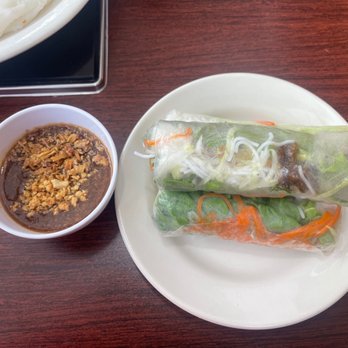 Pho Cali - Spring rolls - Coffee & Tea Near Me - Milwaukee, Wisconsin