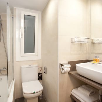 Aparthotel Silver - Hotels Near Me - Barcelona, B
