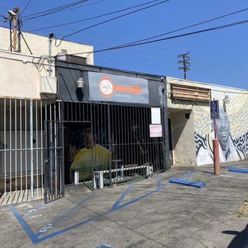 Cafe Aficionado - Entrance from the back parking lot - Coffee & Tea Near Me - Los Angeles, California