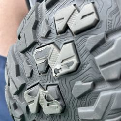 REI - Oboz Hikers