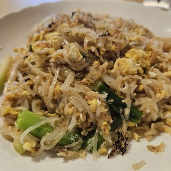 Barn Thai Restaurant - close up of JPP Crab Stir-fried Noodles - Thai Near Me - Sunnyvale, California Barn Thai Restaurant - close up of JPP Crab Stir-fried Noodles - Thai Near Me - Sunnyvale, California