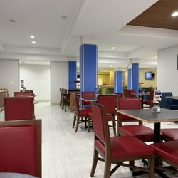 Holiday Inn Express & Suites Greenville