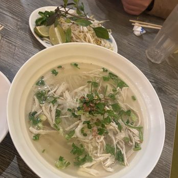 Phovorite Vietnamese Kitchen - PHO With Chicken - Vietnamese Near Me - Culver City, California Phovorite Vietnamese Kitchen - PHO With Chicken - Vietnamese Near Me - Culver City, California