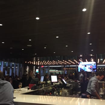 Earls Kitchen + Bar - Canadian (New) Near Me - Toronto, Ontario