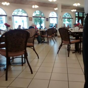Rosedale Villa - Dinner at 4:00pm - Assisted Living Facilities Near Me - Edmonton, Alberta Rosedale Villa - Dinner at 4:00pm - Assisted Living Facilities Near Me - Edmonton, Alberta