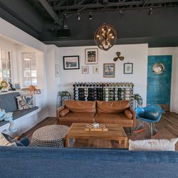 Deep Sea Wine Tasting Room - Tasting room