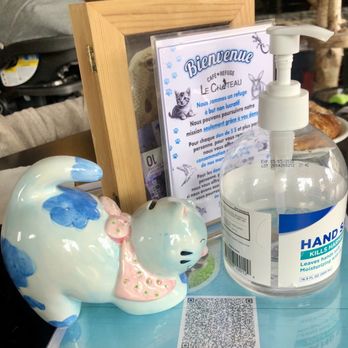 Refuge Le Château - Hand sanitizer and donation box - Themed Cafes Near Me - Sherbrooke, Quebec Refuge Le Château - Hand sanitizer and donation box - Themed Cafes Near Me - Sherbrooke, Quebec