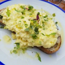 Kids scrambled eggs and toast £3.75