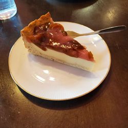GUTTUT - Plum Cheesecake
