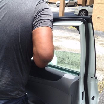 National Autoglass - Installing the glass - Auto Glass Services Near Me - Weston, Florida National Autoglass - Installing the glass - Auto Glass Services Near Me - Weston, Florida