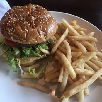 Hook Line & Schooner - True cheese burger - American Near Me - Smyrna, Georgia