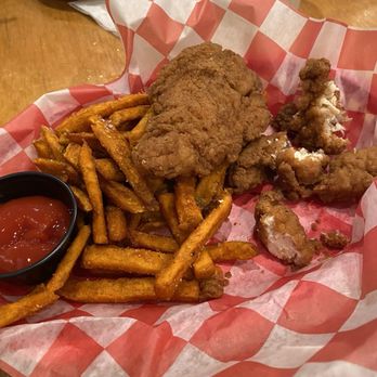 Flip Flops Grill + Chill - Chicken Tenders and fries - Caribbean Near Me - Virginia Beach, Virginia