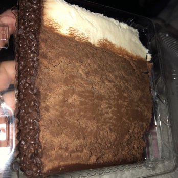 Junior's Restaurant & Bakery - Foxwoods - Chocolate Mousse Cheesecake - American Near Me - Mashantucket, Connecticut