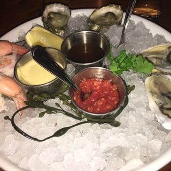 Lure Fishbar - Winter Restaurant Week 2016 - Lure rawbar sampler - 2 east coast oysters, 2 west coast oysters, 2 shrimp - Seafood Near Me - New York, New York