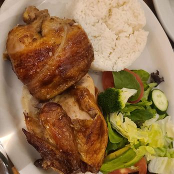 QUILLA by Sabor Peruano - 1/2 chicken with rice and salad - Peruvian Near Me - Rahway, New Jersey