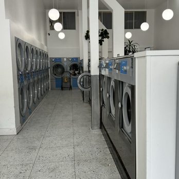 Laundré - Clean and very friendly staffs - Laundromat Near Me - San Francisco, California Laundré - Clean and very friendly staffs - Laundromat Near Me - San Francisco, California