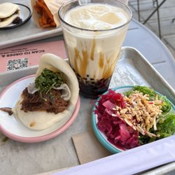 Bao Canteen - Beef Bao - Salad Wakame - Bubble Tea Bobby Brown - very tasty
