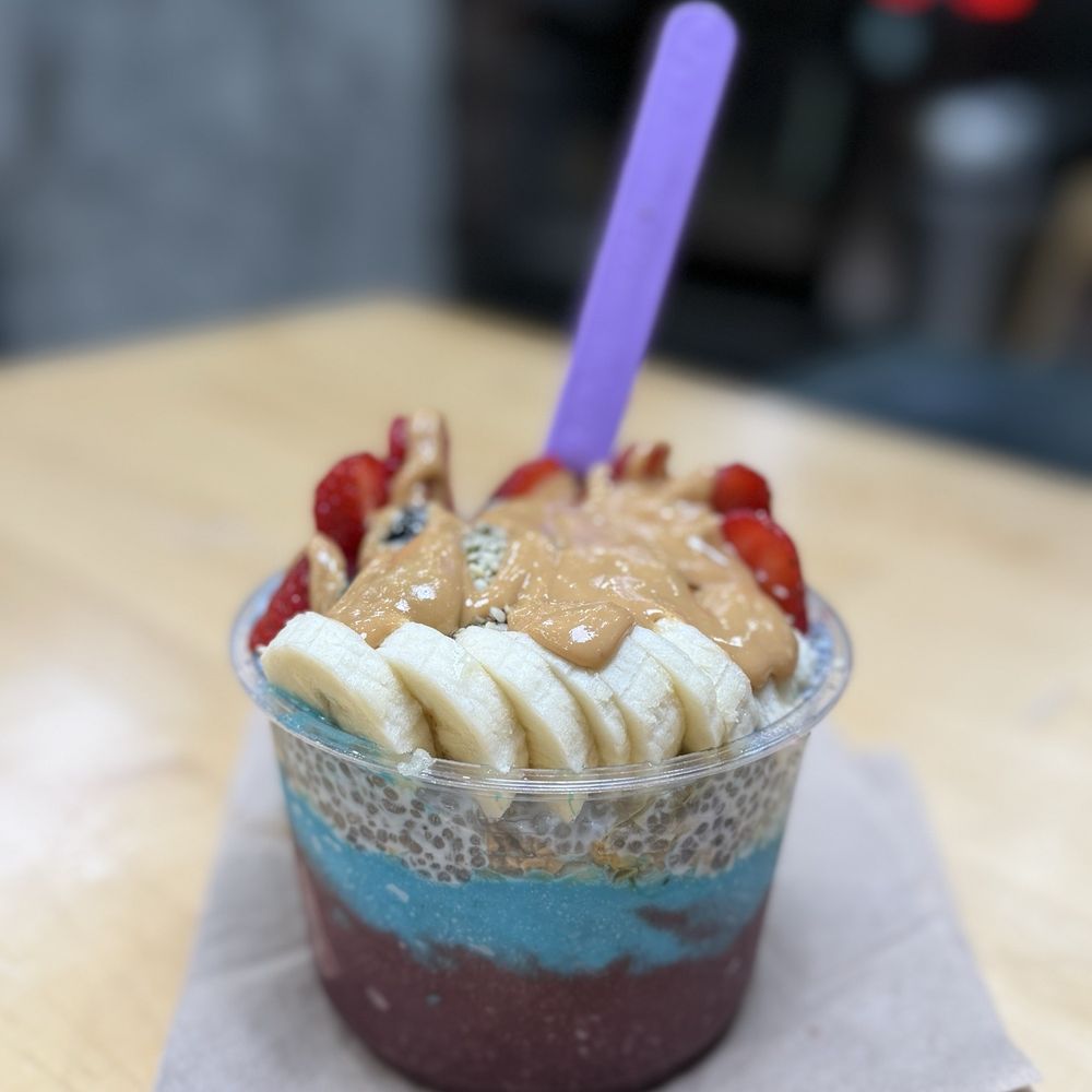 Island Bodega - Island Bowl! (medium size) - Acai Bowls Near Me - Cerritos, California