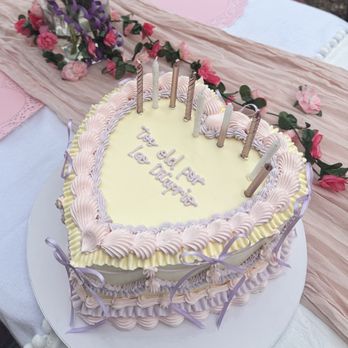 Knees Up Cakery - Bow Belles cake - Custom Cakes Near Me - San Francisco, California Knees Up Cakery - Bow Belles cake - Custom Cakes Near Me - San Francisco, California