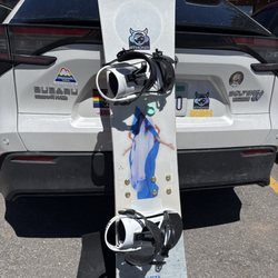 Tahoe Dave's Skis & Boards - CAPITATA board, serves as my backup when I leave my powder board,which I did get from Dave's, overnight for tuneup