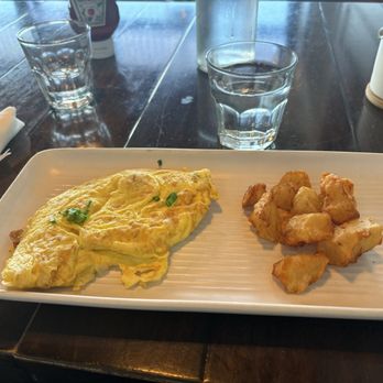 The Switchboard - omelet plate ($16) - Hawaiian Near Me - Oceanside, California