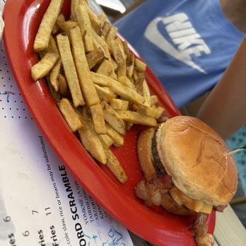 Hurricane Hole - Kids burger - Seafood Near Me - Key West, Florida