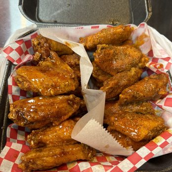 J Buffalo Wings - Honey hot and hot lemon pepper - Burgers Near Me - Marietta, Georgia J Buffalo Wings - Honey hot and hot lemon pepper - Burgers Near Me - Marietta, Georgia