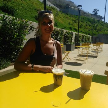 Caffe Luxxe - Coffee & Tea Near Me - Malibu, California