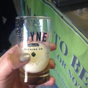 Hoyne Brewing - Honey hefe, don't mind if I do ! - Breweries Near Me - Victoria, British Columbia Hoyne Brewing - Honey hefe, don't mind if I do ! - Breweries Near Me - Victoria, British Columbia