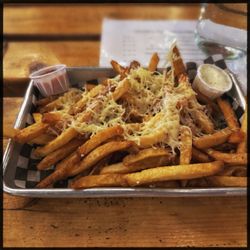 Gladstone Brewing - Fries with garlic aioli
