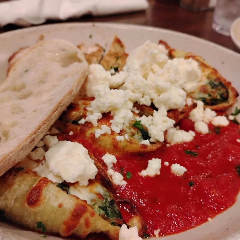 Venice Kitchen - Shell-A-Brate Spinach add Chicken - Pizza Near Me - Memphis, Tennessee Venice Kitchen - Shell-A-Brate Spinach add Chicken - Pizza Near Me - Memphis, Tennessee