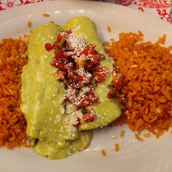 Suizas De Mariscos (no black beans; sub extra rice). A must try!