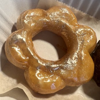 AlimamaTea - Brulee Mochi Donut. 4 stars. IG: @amei.eats - Desserts Near Me - New York, New York