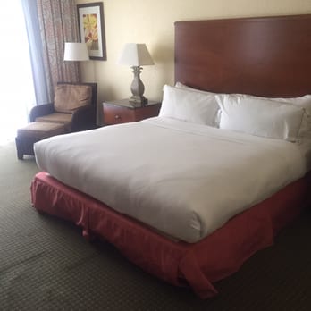 Hilton Melbourne Beach Oceanfront - King sized bed. Oceanview - Hotels Near Me - Melbourne, Florida Hilton Melbourne Beach Oceanfront - King sized bed. Oceanview - Hotels Near Me - Melbourne, Florida