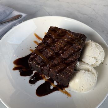 Tiburon Coastal Cuisine - Brownie - Seafood Near Me - Fishers, Indiana