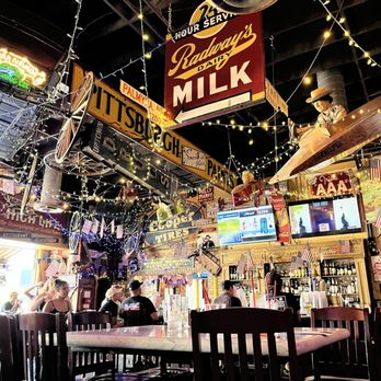 Roscoe's Famous Deli - Sandwiches Near Me - Fullerton, California