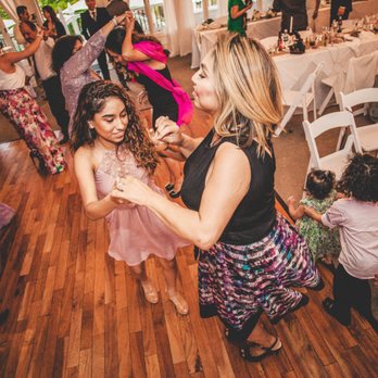 DJ Benny Audeos - Dancing to music from DJ Benny Audeos - @ Wedding in Roche Harbor, WA (2016) - DJs Near Me