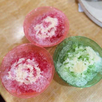 Hollywood Noodle House - Shaved ice dessert - Thai Near Me - Arcadia, California Hollywood Noodle House - Shaved ice dessert - Thai Near Me - Arcadia, California