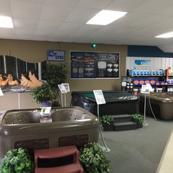 HOLIDAY POOLS - We sell, deliver, and service hot tubs! Come check out Dreammaker Spas or check the out online at http://www.dreammakerspas.com